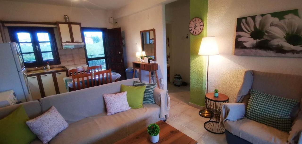 Golden Summer Apartment Néa Fókaia Bagian luar foto